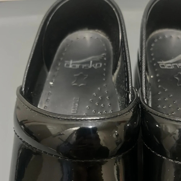 Dansko Classic Black Patient Leather Nursing Comfort Clog Shoes 36 Wide - Picture 2 of 10